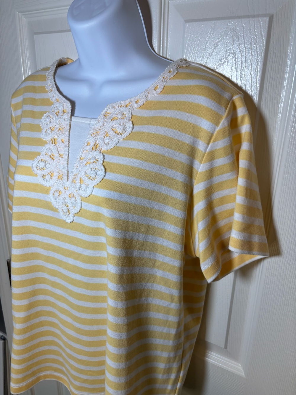 Yellow and white striped top with lace trim by Alfred Dunner Size: Petite large